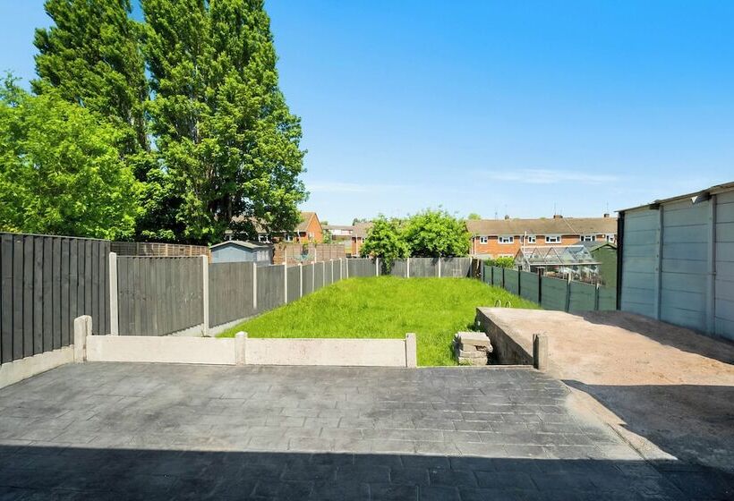 דירת נופש Family/contractors 3 Bed House/parking/sleeps 7