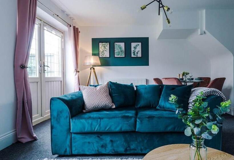 レジデンス Lovely 4 Bed/ Monthly Discount/ Bottle