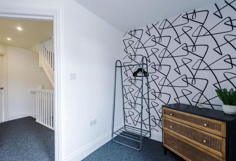 レジデンス Lovely 4 Bed/ Monthly Discount/ Bottle