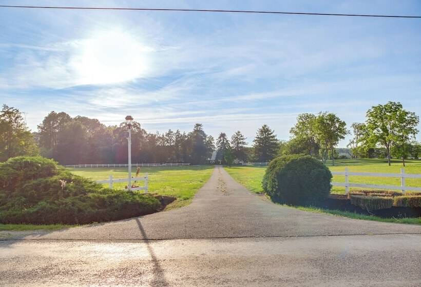 Riverfront Denton Estate On 7 Acres W/ Fire Pit!