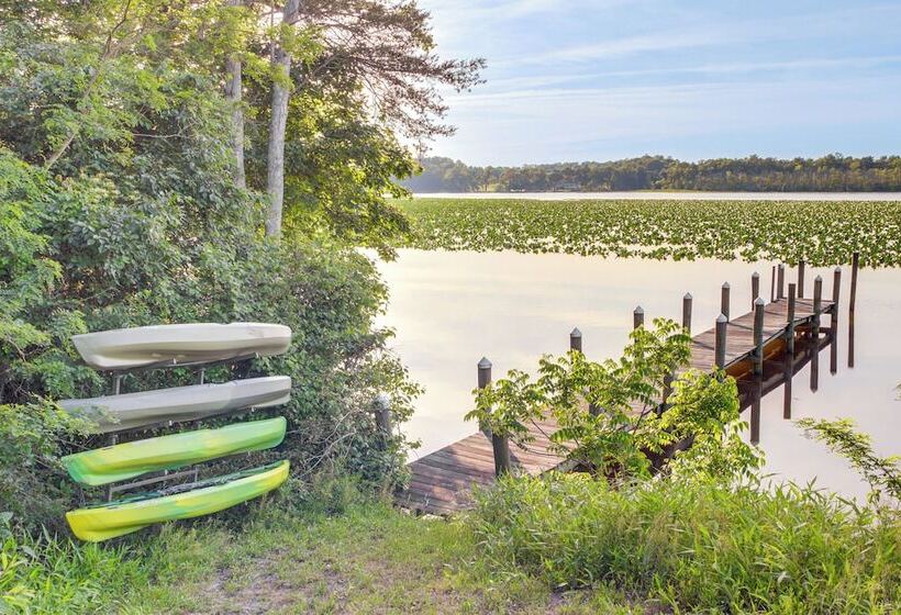 Riverfront Denton Estate On 7 Acres W/ Fire Pit!