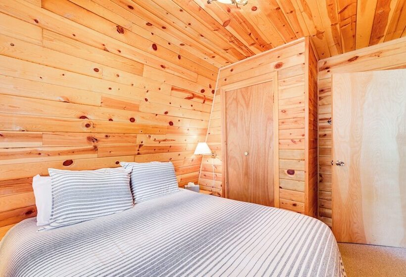 Hike & Atv: Secluded Happy Jack Cabin W/ Deck