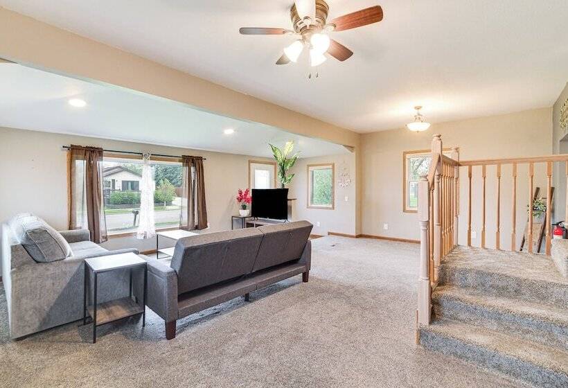 Serene Devils Lake House W/ Deck + Fire Pit!