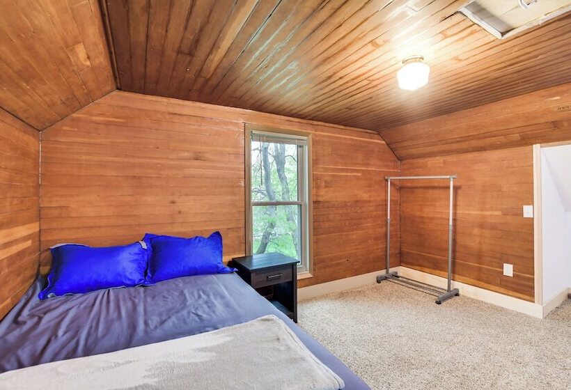 Serene Devils Lake House W/ Deck + Fire Pit!