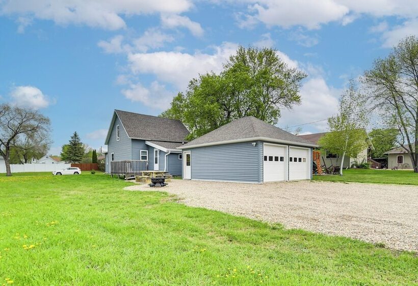 Serene Devils Lake House W/ Deck + Fire Pit!