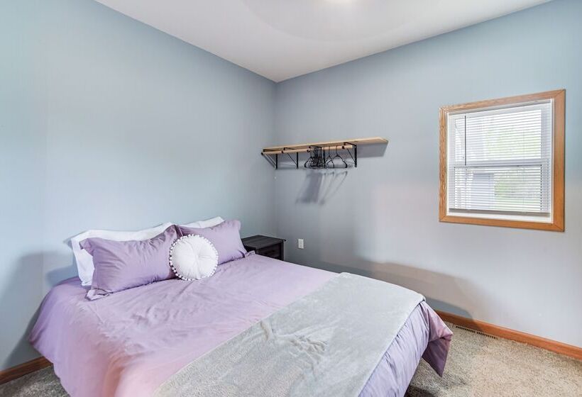 Serene Devils Lake House W/ Deck + Fire Pit!