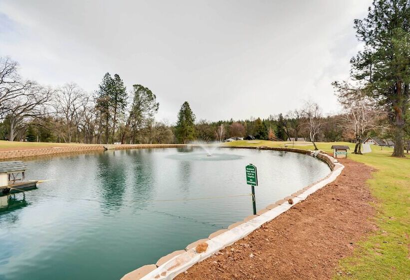 Serene Groveland House W/ Fire Pit + Lake Access!