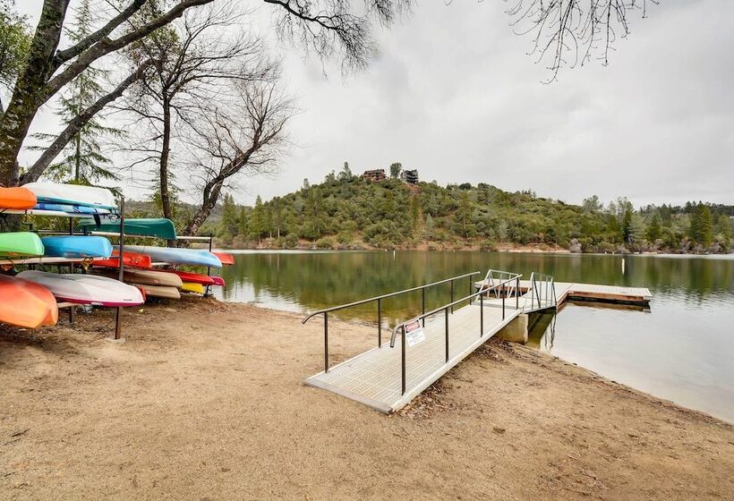 Serene Groveland House W/ Fire Pit + Lake Access!