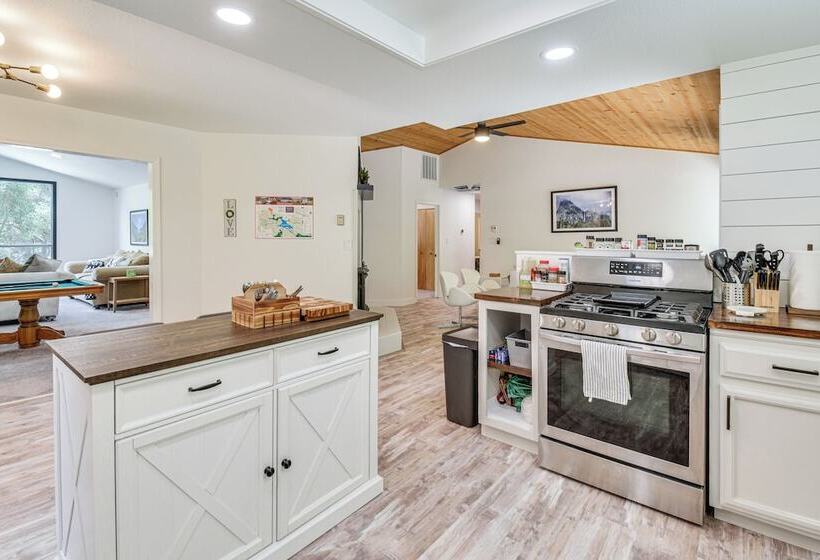 Serene Groveland House W/ Fire Pit + Lake Access!