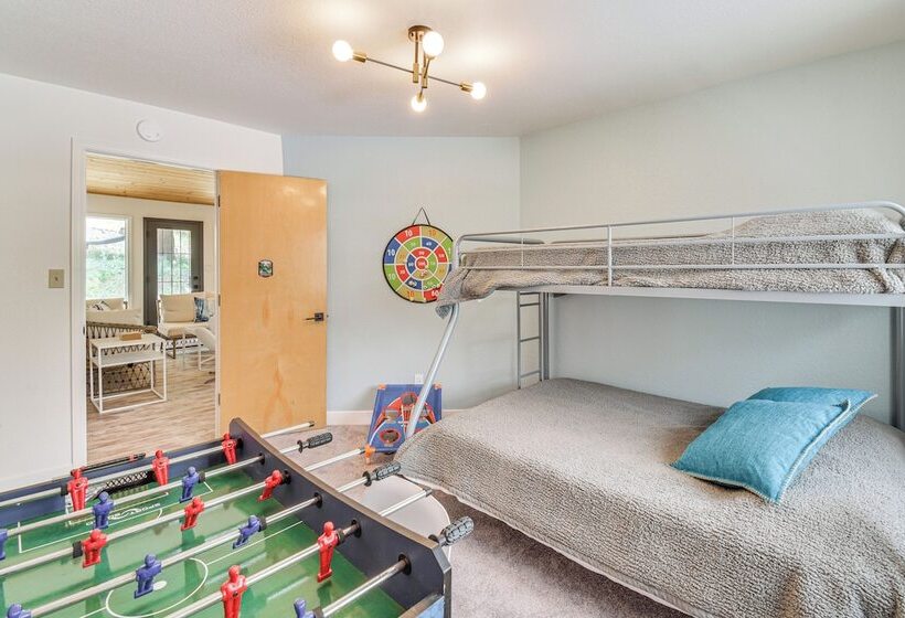 Serene Groveland House W/ Fire Pit + Lake Access!