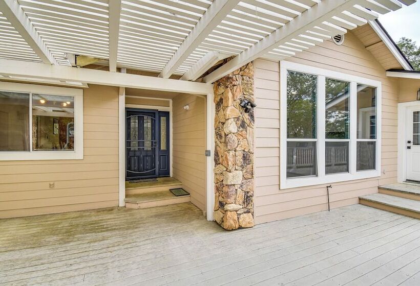 Serene Groveland House W/ Fire Pit + Lake Access!