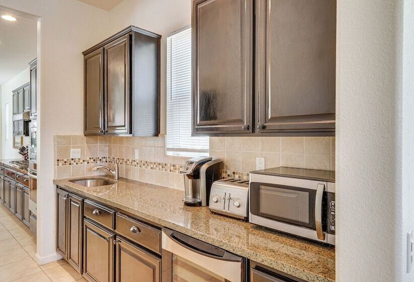 Rio Bravo Country Club Home In Bakersfield W/ Pool