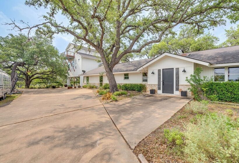 Large Austin Home W/ Lake Travis Views & Fire Pit