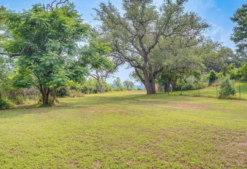 Large Austin Home W/ Lake Travis Views & Fire Pit