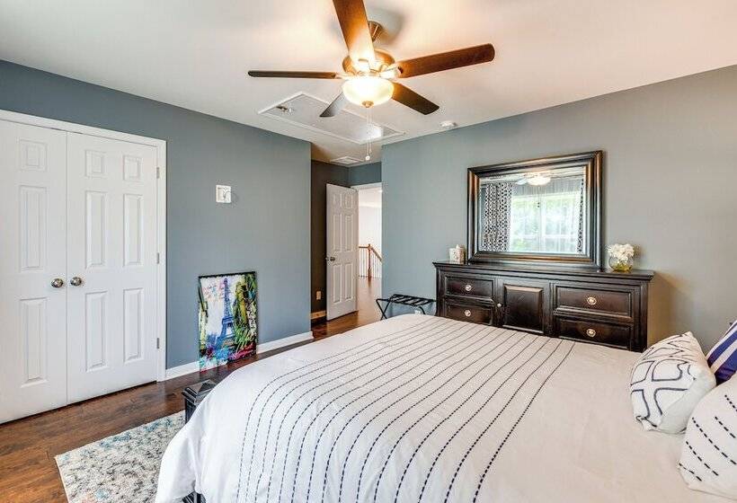 Spacious Chester Home Near Pocahontas State Park!