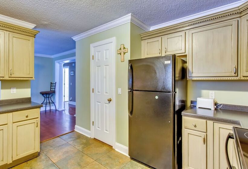 < 1/8 Mi To Boat Ramp: Family Home In Conway