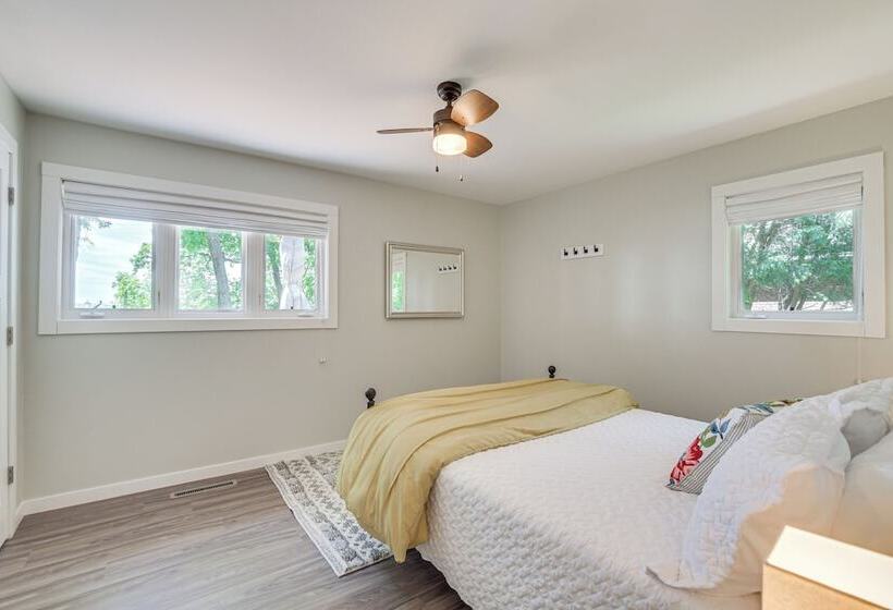 Spacious Detroit Lakes Home W/ Private Deck!