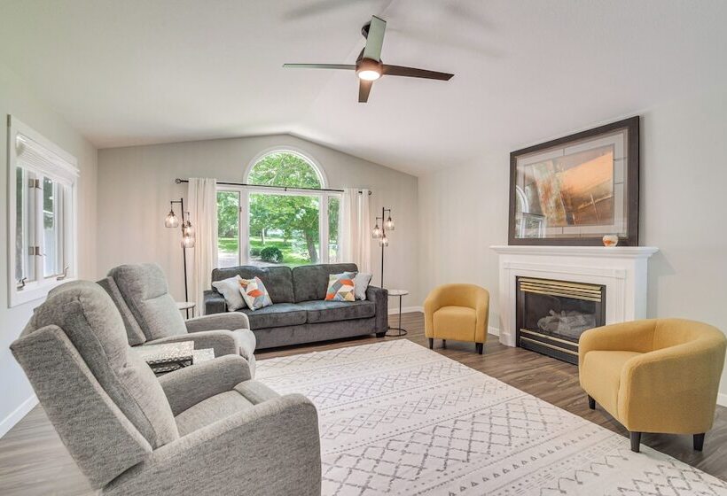 Spacious Detroit Lakes Home W/ Private Deck!