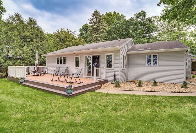 Spacious Detroit Lakes Home W/ Private Deck!