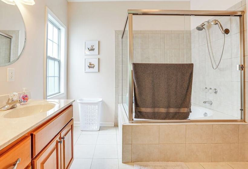 Spacious Frankfort Retreat On Bourbon Trail!