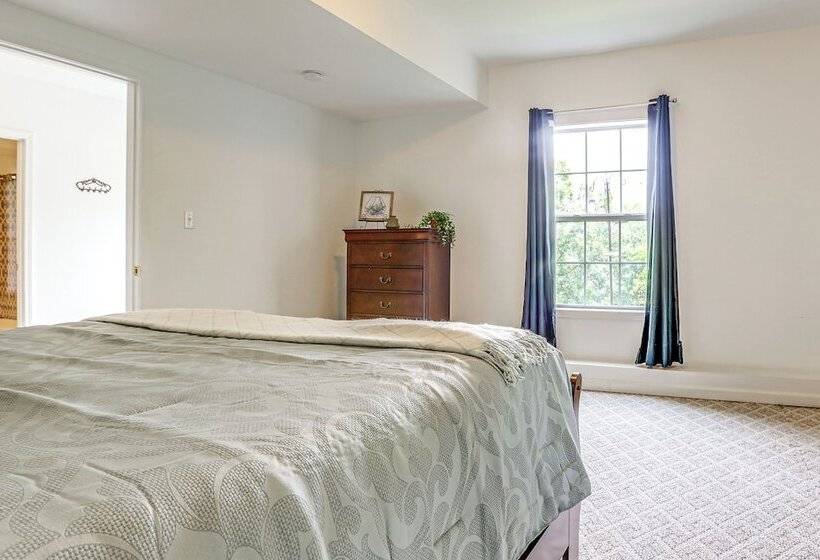 Spacious Frankfort Retreat On Bourbon Trail!