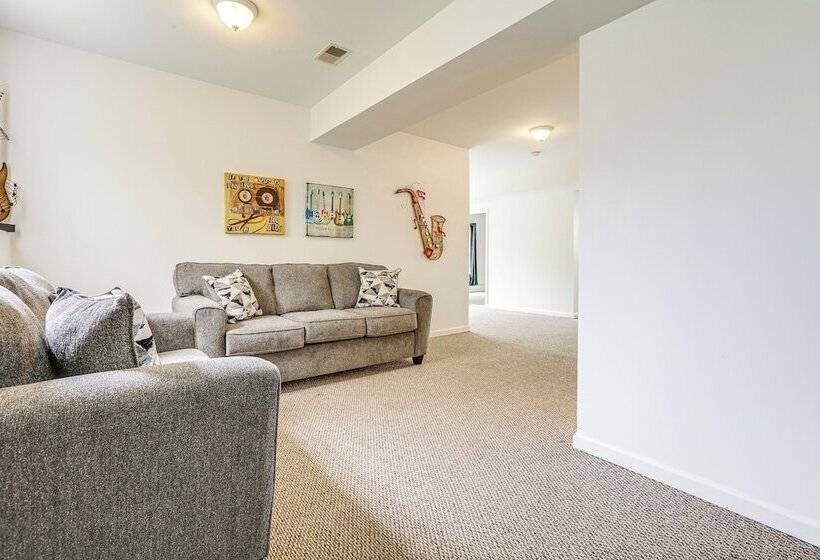 Spacious Frankfort Retreat On Bourbon Trail!