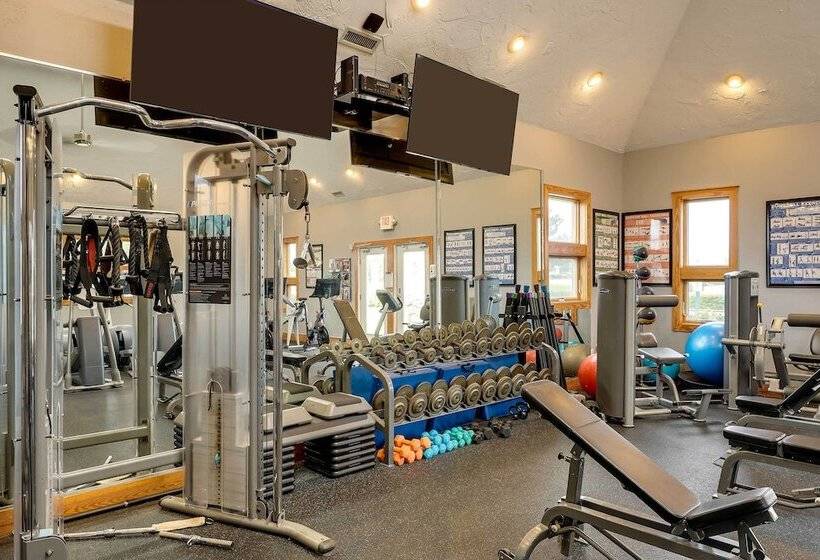 Spacious Outer Banks Home   Golf & Beach Access!