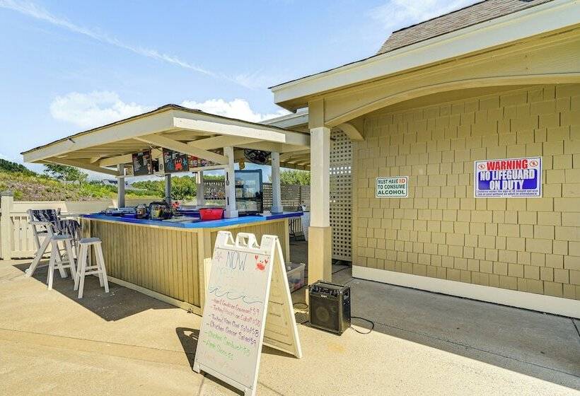 Spacious Outer Banks Home   Golf & Beach Access!