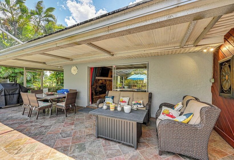 Sprawling Fort Myers Home: Pool & Screened Lanai!