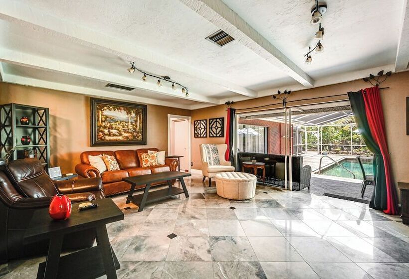 Sprawling Fort Myers Home: Pool & Screened Lanai!