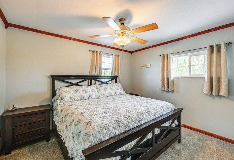 Sprawling Fort Myers Home: Pool & Screened Lanai!