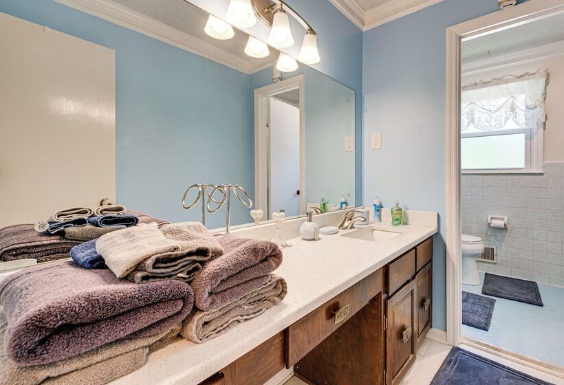 Stonecrest Family Home: Close To Panola Mountain!