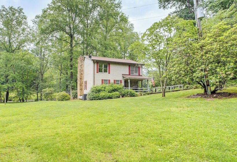 Suches Creekside Cottage W/ Deck & Bbq Grill!