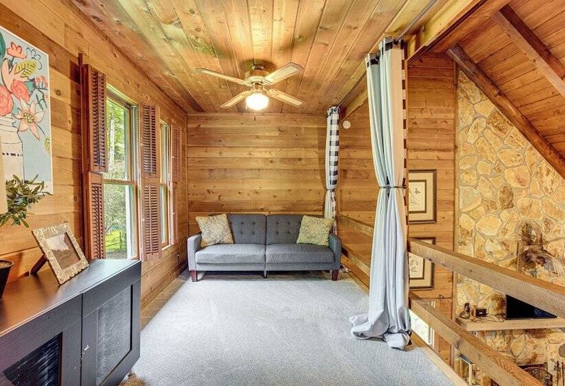 Suches Creekside Cottage W/ Deck & Bbq Grill!