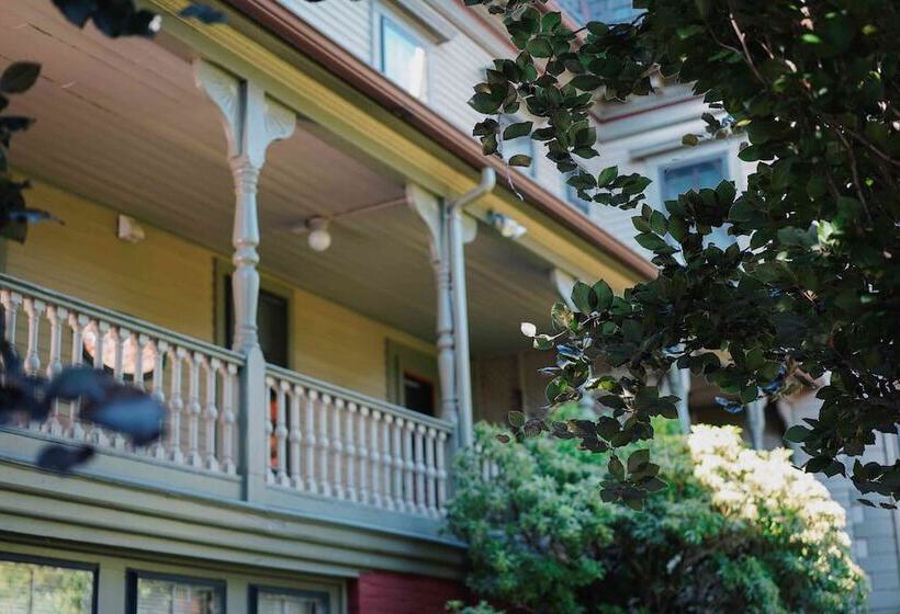 The Underwood Hale House