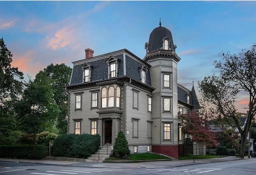 The Underwood Hale House