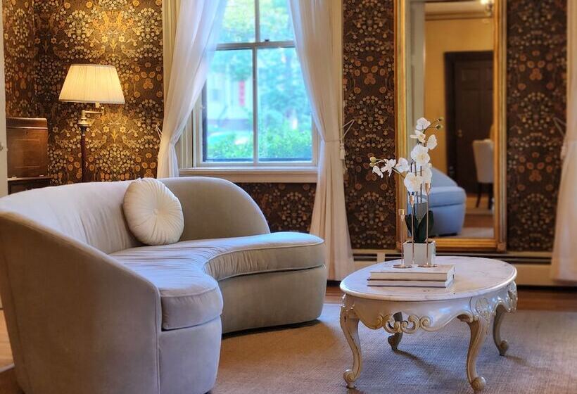 The Underwood Hale House