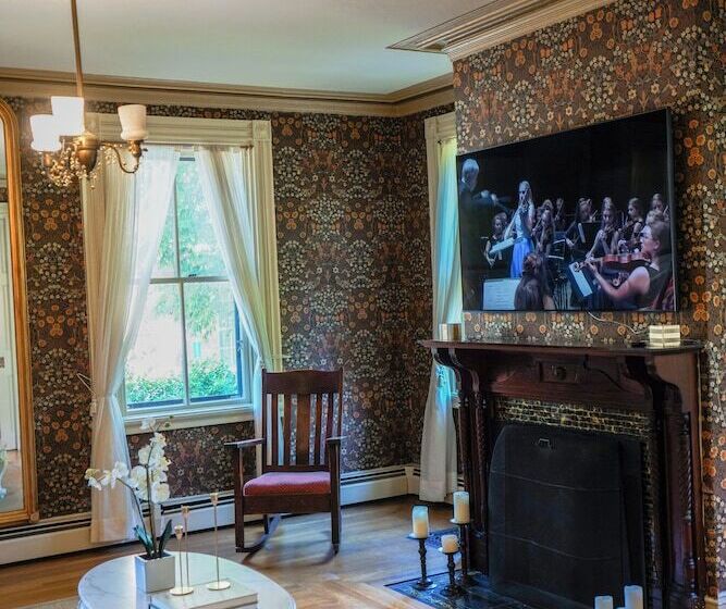 The Underwood Hale House