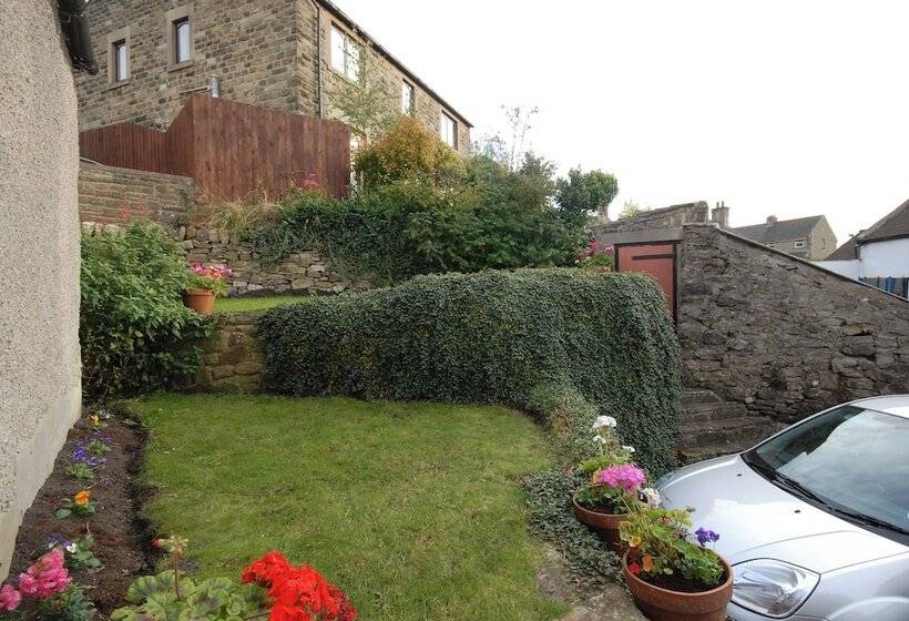 Traditional 2 Bed Cottage In Eyam Hope Valley