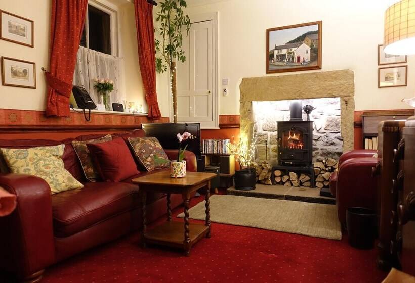 Traditional 2 Bed Cottage In Eyam Hope Valley