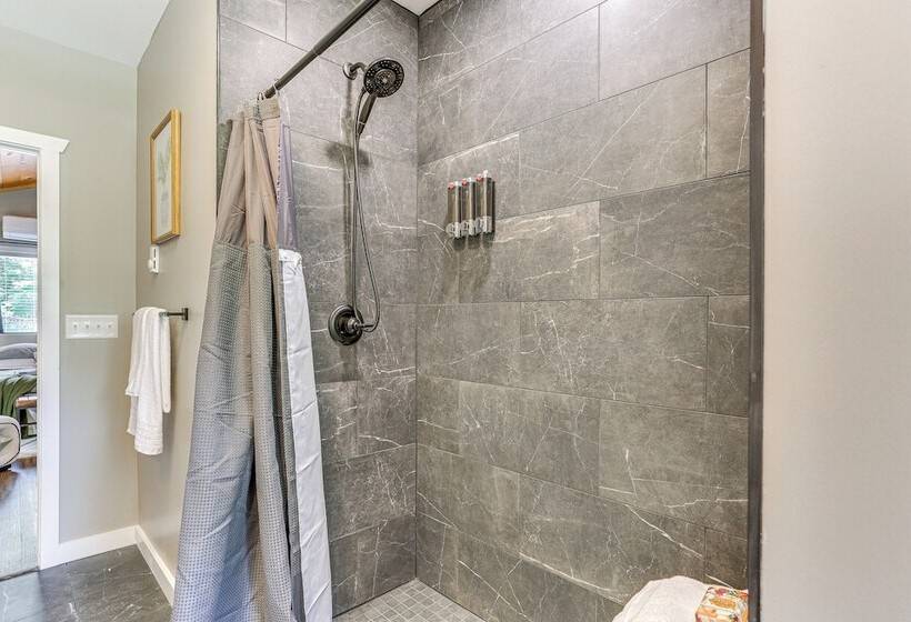 Peaceful Farm Stay: Damascus Cabin On 120 Acres!