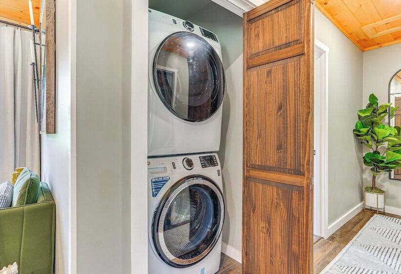 Peaceful Farm Stay: Damascus Cabin On 120 Acres!