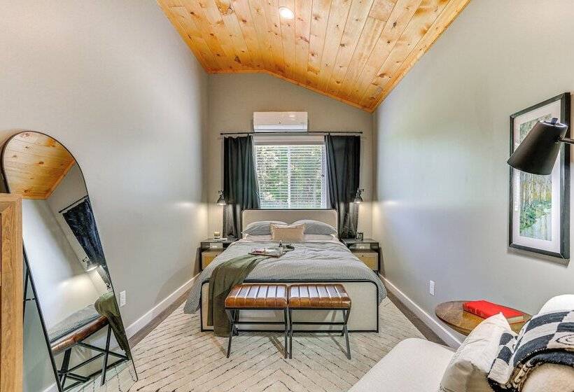 Peaceful Farm Stay: Damascus Cabin On 120 Acres!