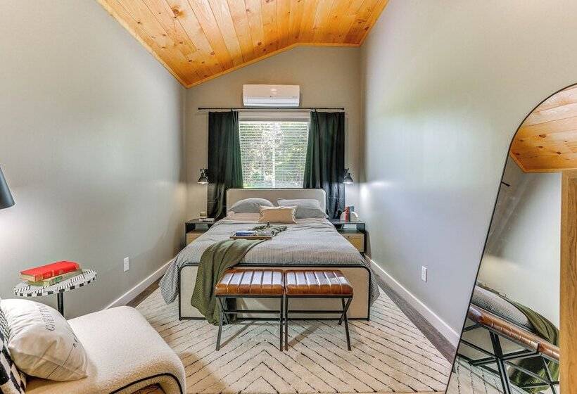 Peaceful Farm Stay: Damascus Cabin On 120 Acres!