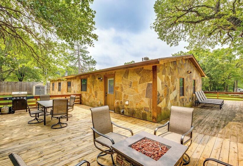 Deck & Fire Pit: Unique Pottsboro Haven