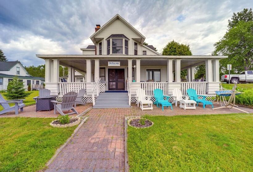 Waterfront Alanson Cottage W/ Dock & Lake Access!