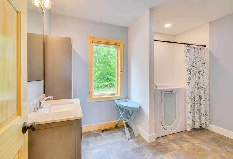 Hot Tub & Dock: Waterfront Wellesley Island Home!