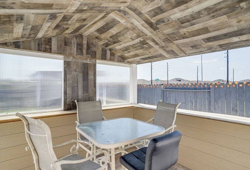 Welcoming Home ~ 16 Mi To Downtown Houston!