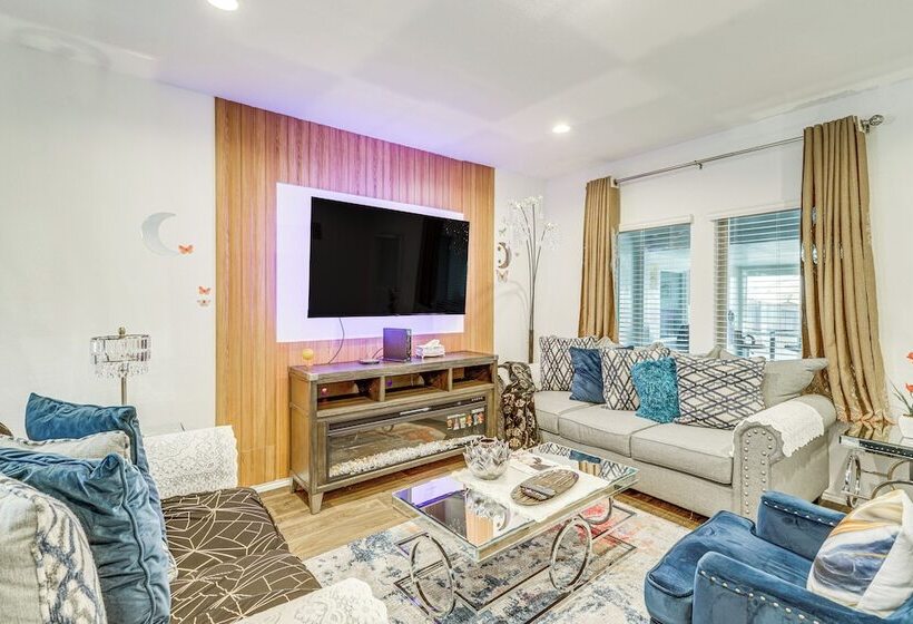 Welcoming Home ~ 16 Mi To Downtown Houston!