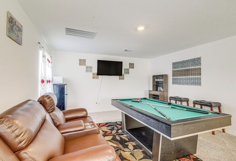 Welcoming Home ~ 16 Mi To Downtown Houston!